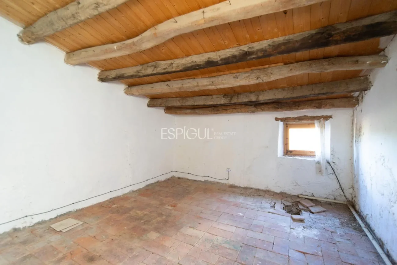 Encantadora casa de poble amb jardí i garatge al cor de Gualta