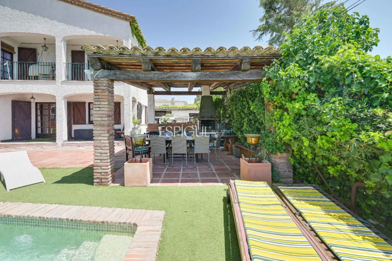Encantadora casa rústica con vistas al mar en Platja d’Aro