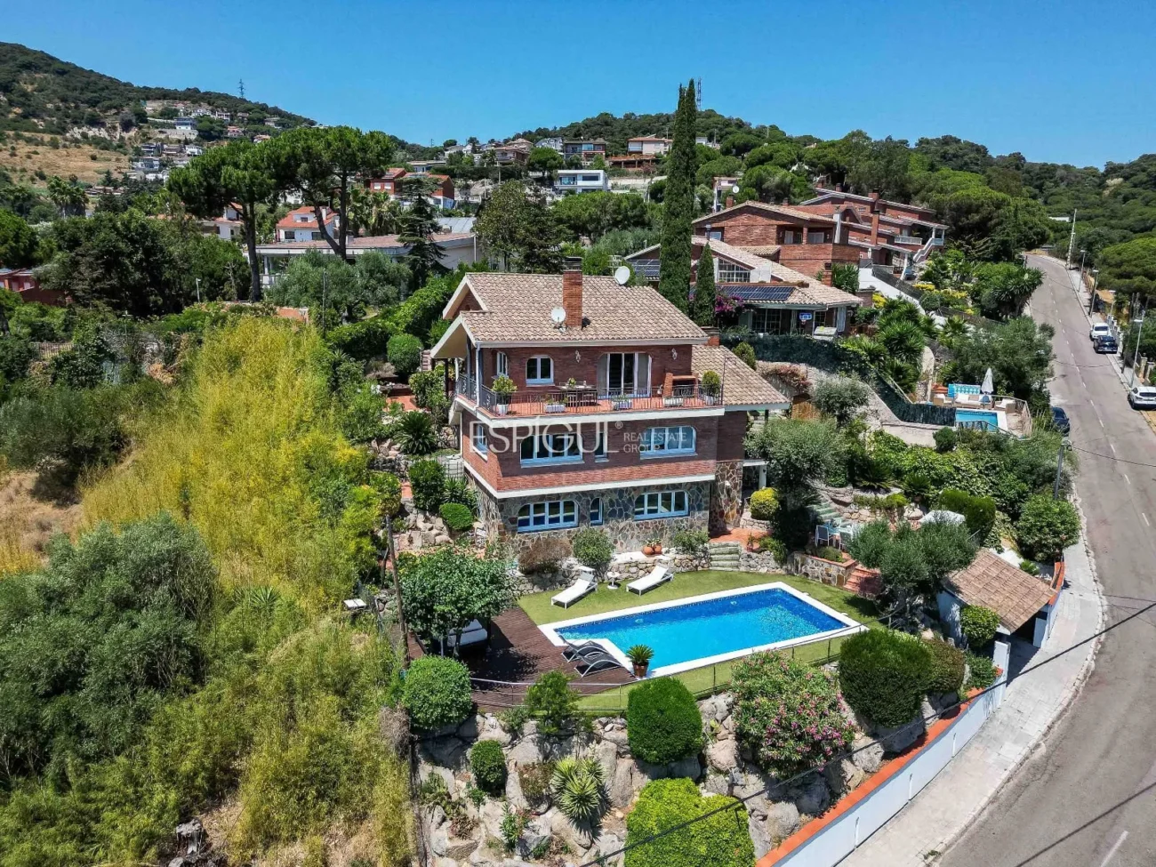 Espectacular casa amb vistes al mar i la muntanya a Alella Parc