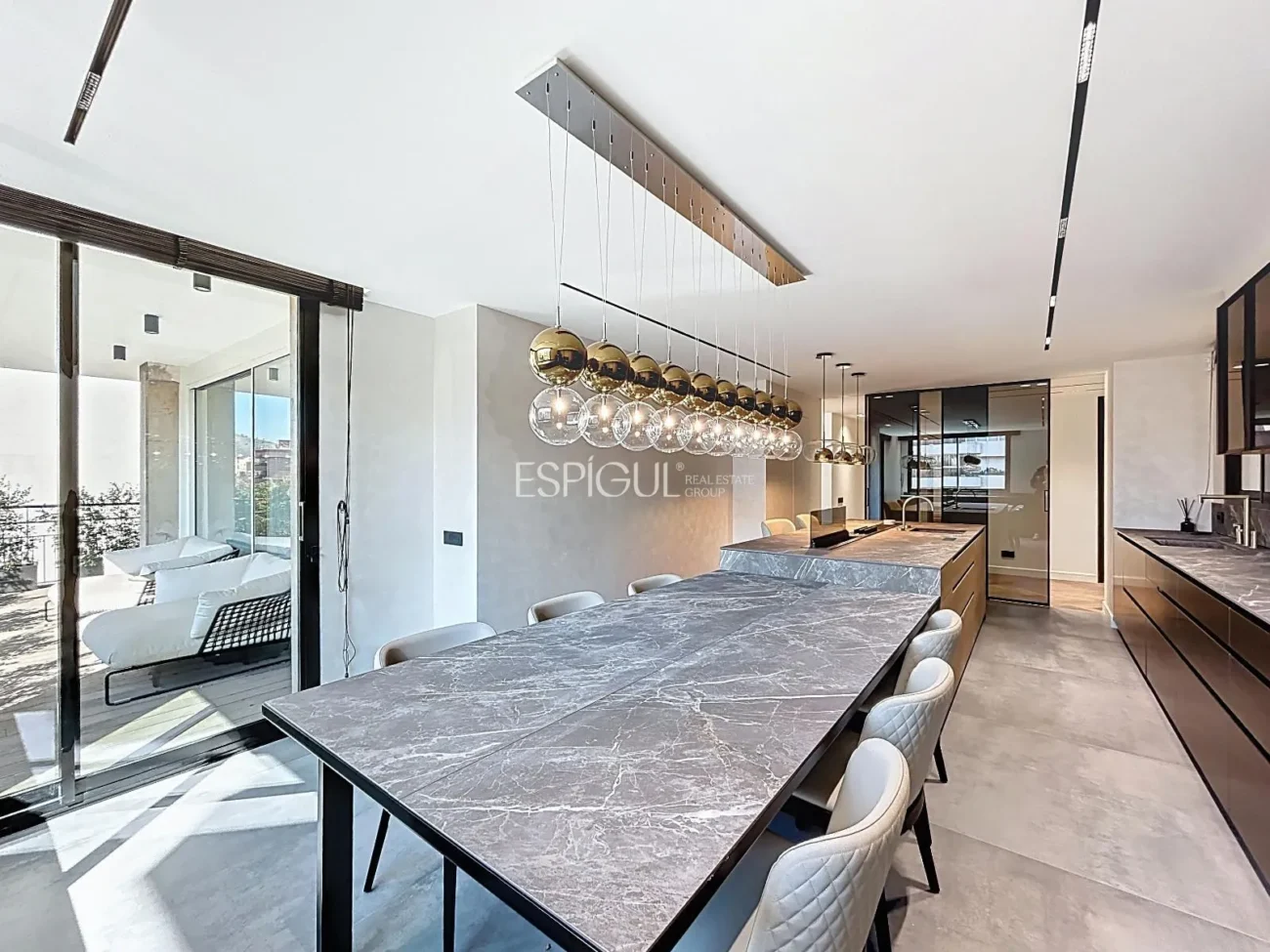 Spectacular Designer Apartment on via Augusta
