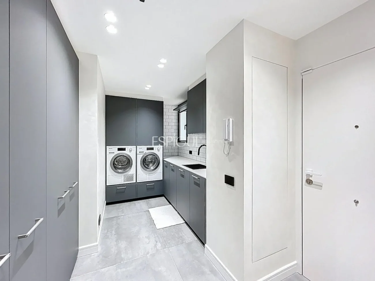 Spectacular Designer Apartment on via Augusta