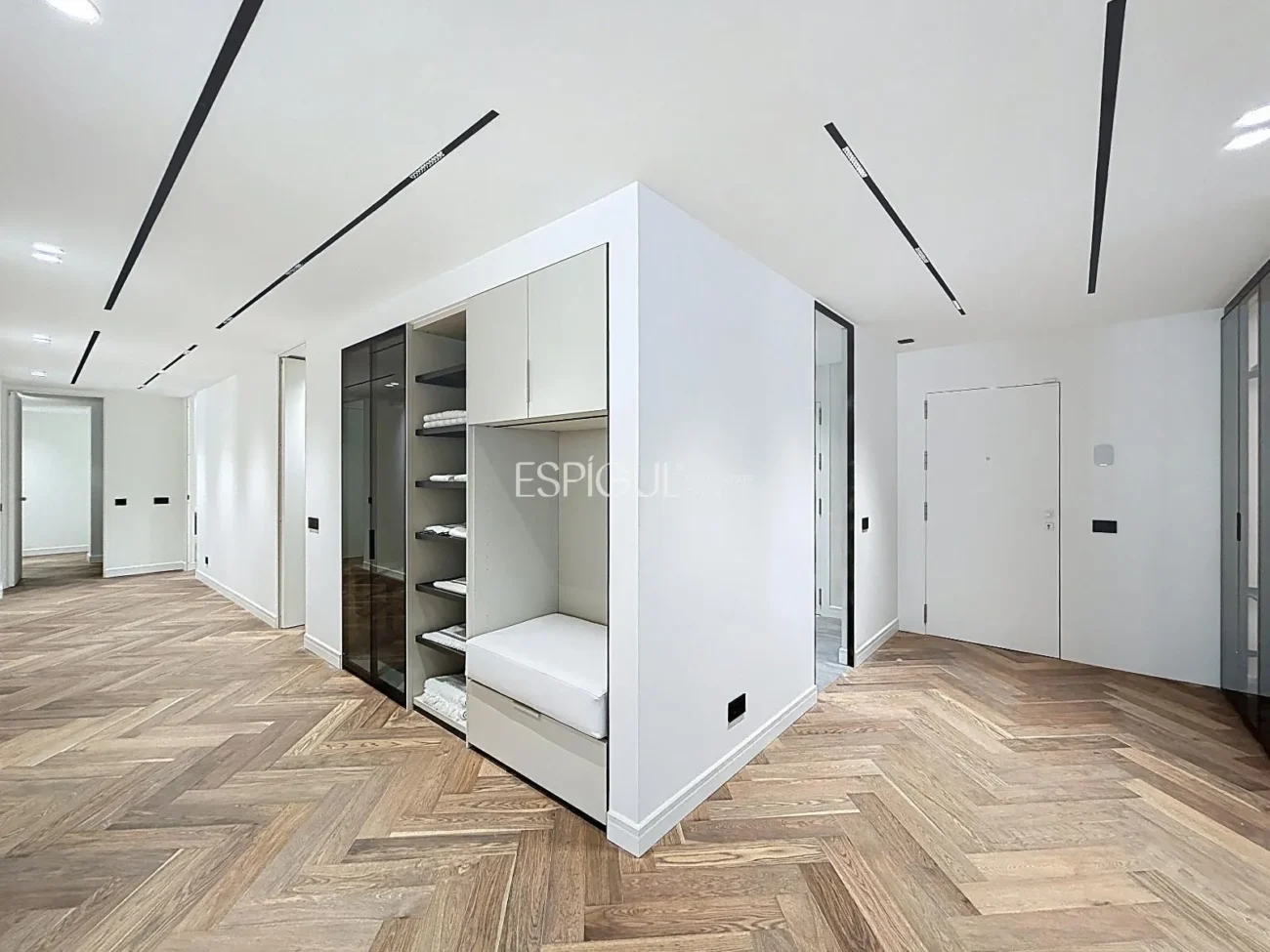 Spectacular Designer Apartment on via Augusta