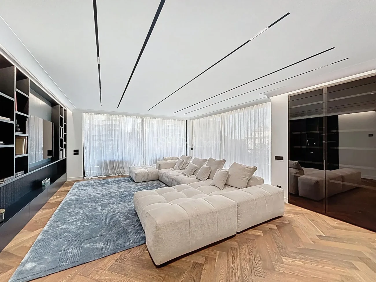 Spectacular Designer Apartment on via Augusta