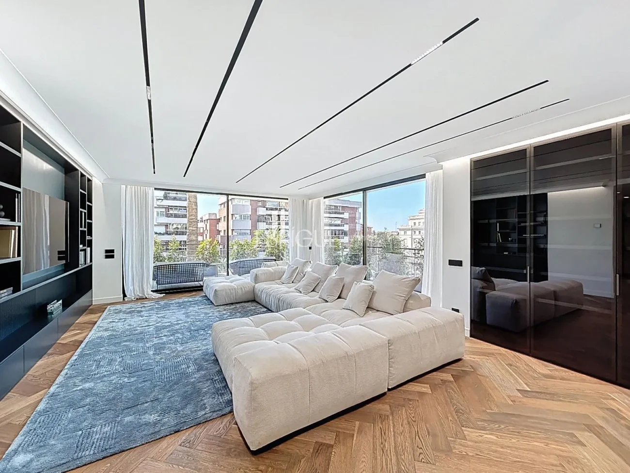 Spectacular Designer Apartment on via Augusta