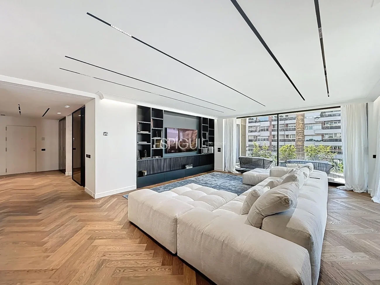 Spectacular Designer Apartment on via Augusta