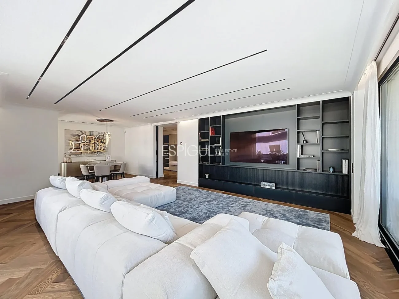 Spectacular Designer Apartment on via Augusta