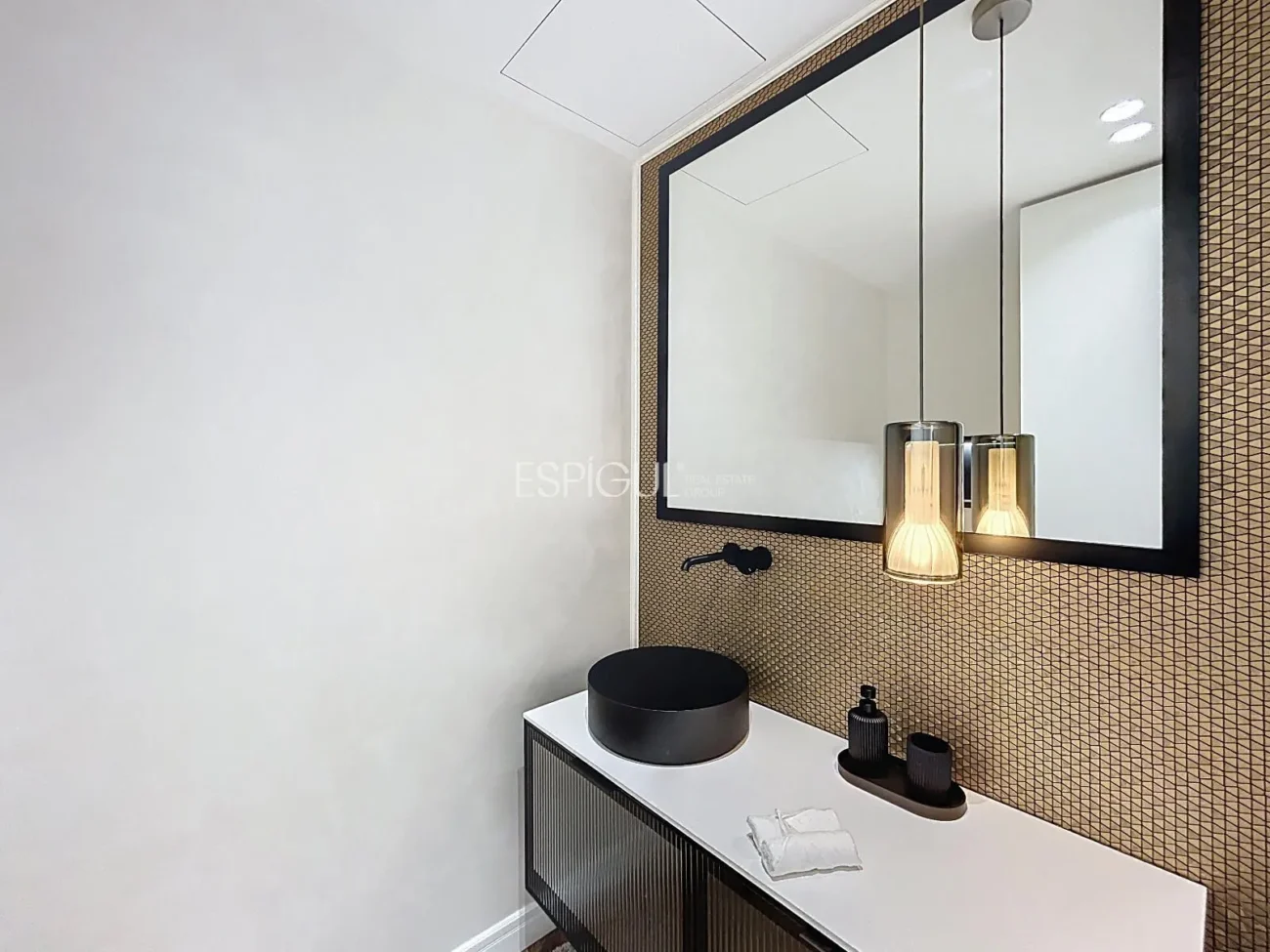 Spectacular Designer Apartment on via Augusta