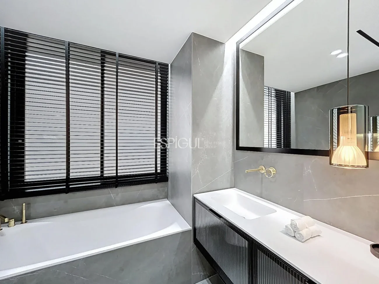 Spectacular Designer Apartment on via Augusta