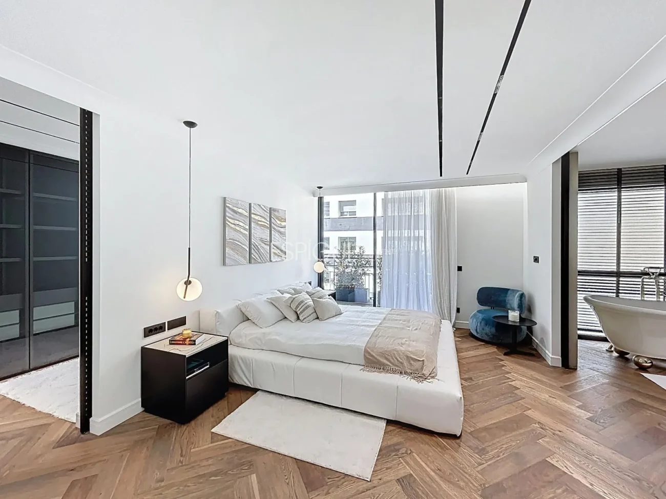 Spectacular Designer Apartment on via Augusta