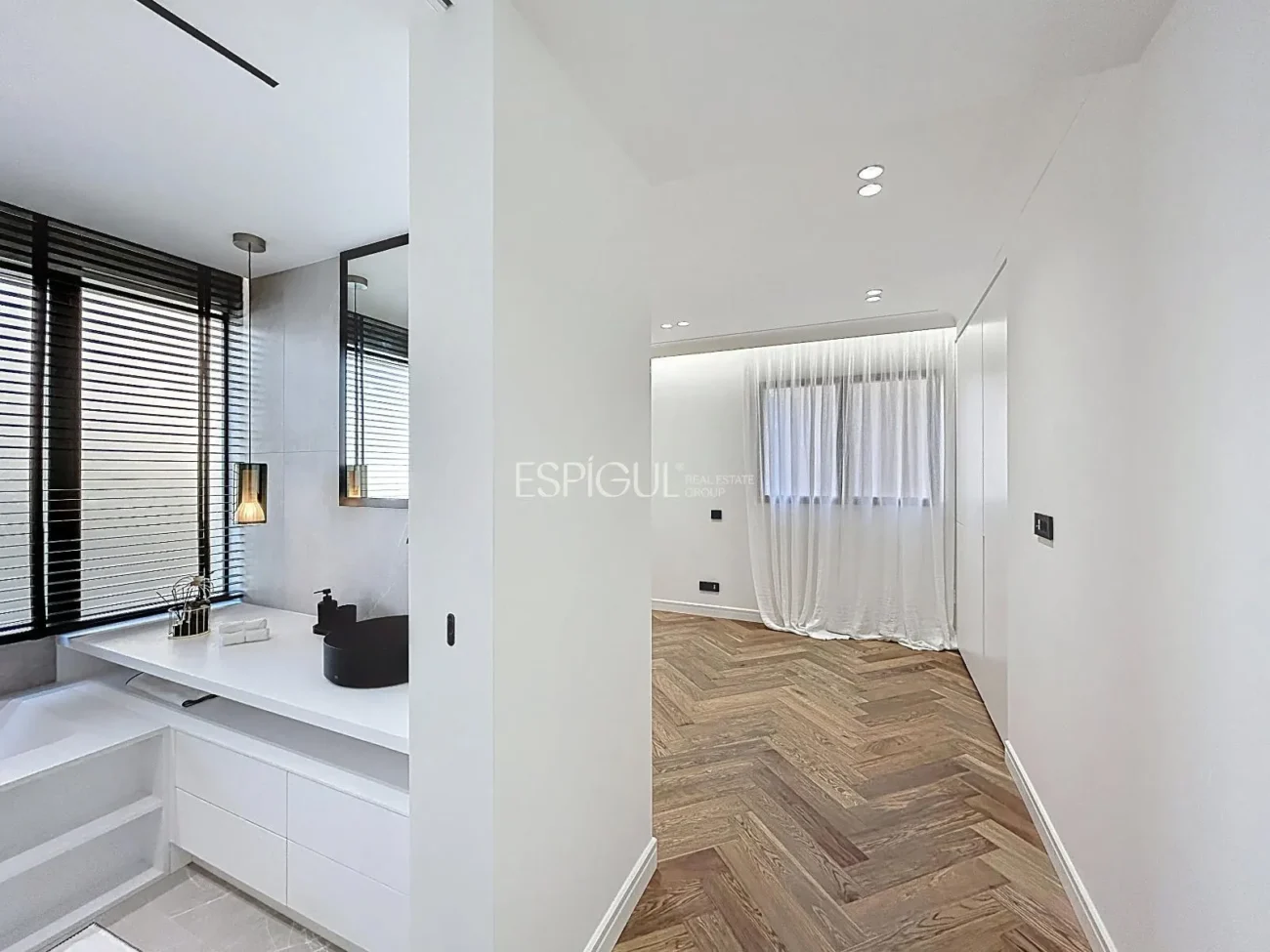 Spectacular Designer Apartment on via Augusta