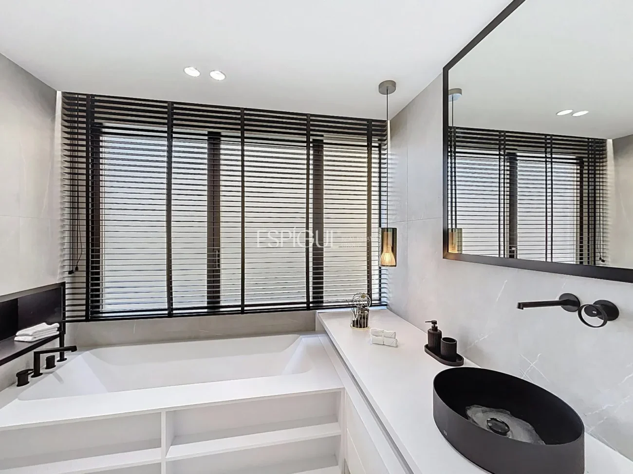 Spectacular Designer Apartment on via Augusta