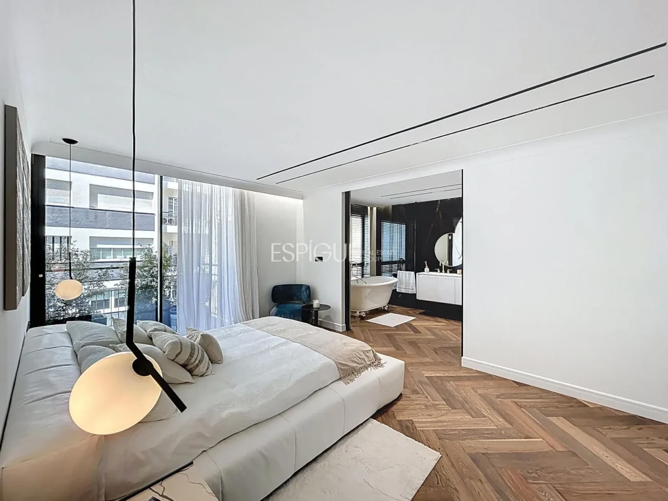 Spectacular Designer Apartment on via Augusta