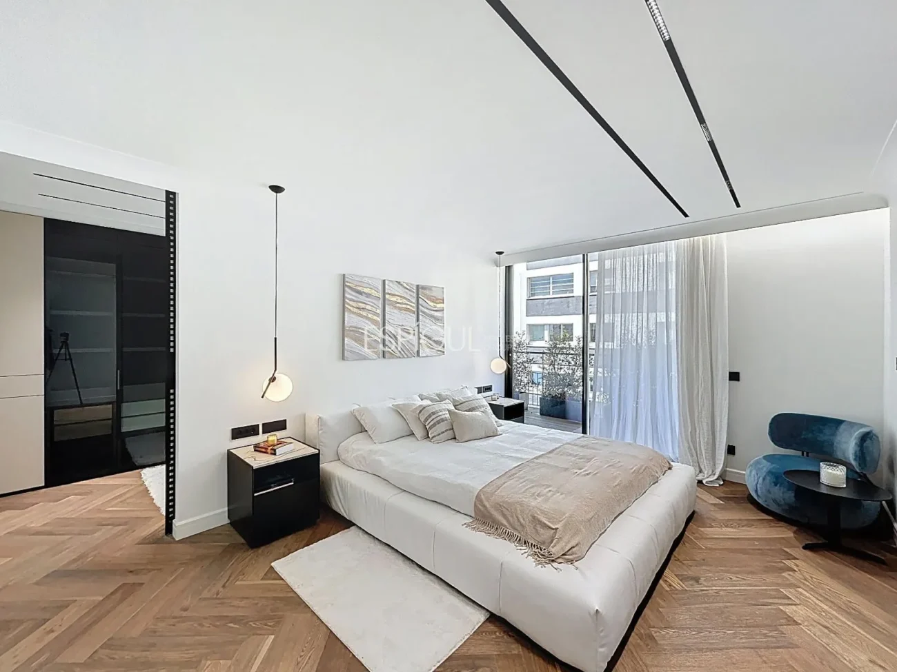 Spectacular Designer Apartment on via Augusta