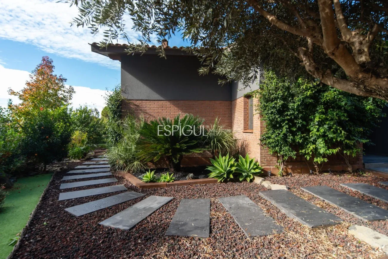 Excepcional casa en el Golf Girona