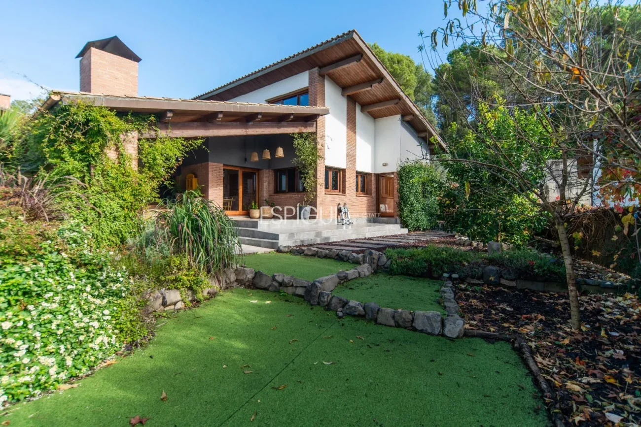 Excepcional casa en el Golf Girona