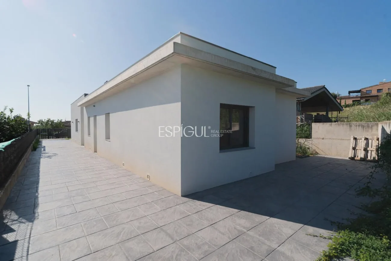 Maison exclusive de plain-pied avec jardin à Banyoles