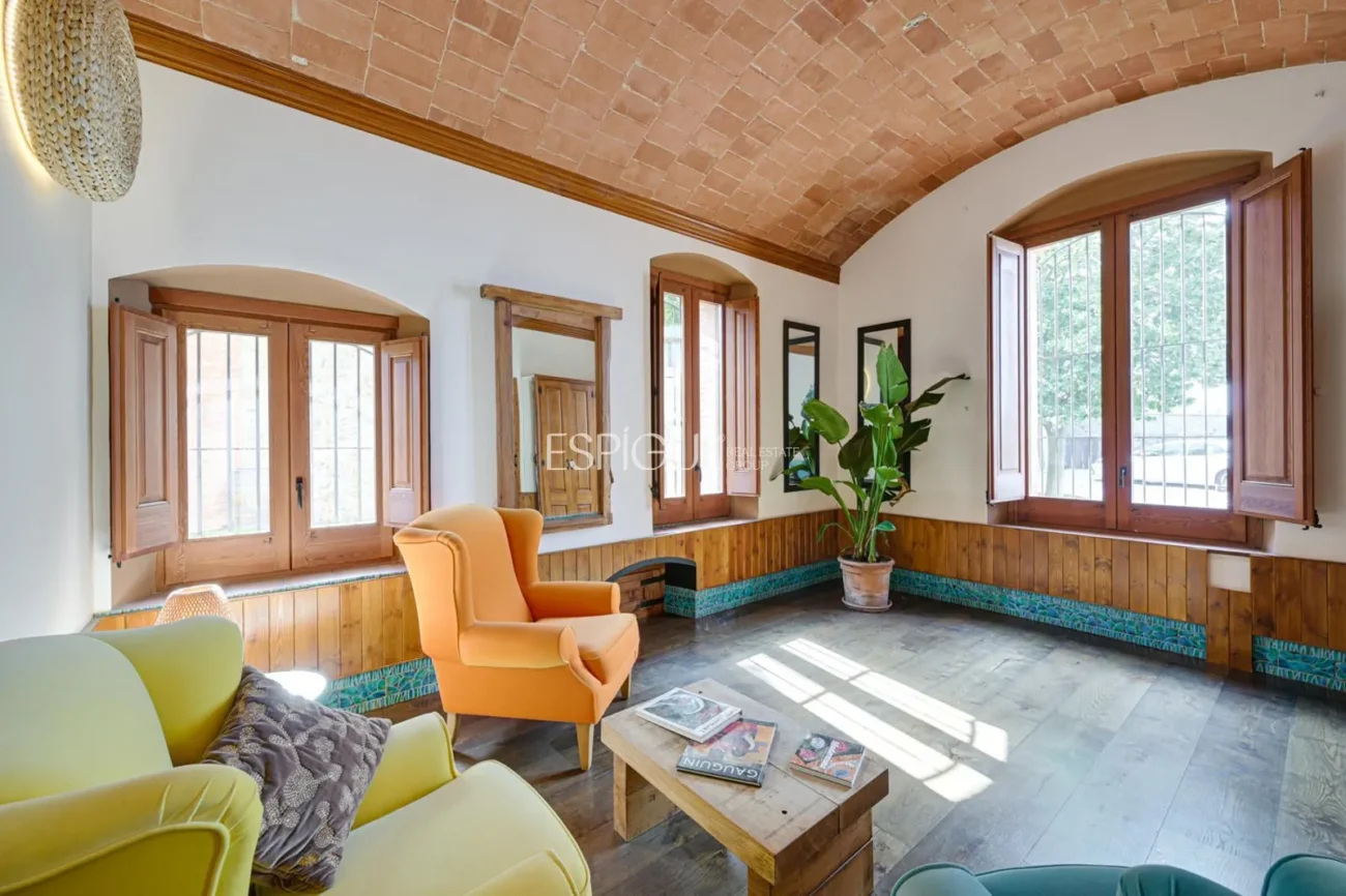 Exklusives historisches Haus in Alella mit Meerblick und touristischer Lizenz