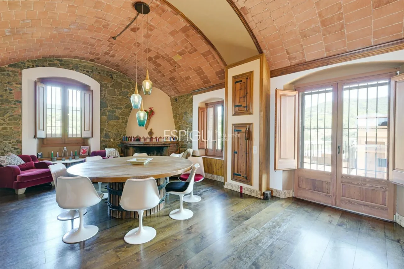 Exklusives historisches Haus in Alella mit Meerblick und touristischer Lizenz