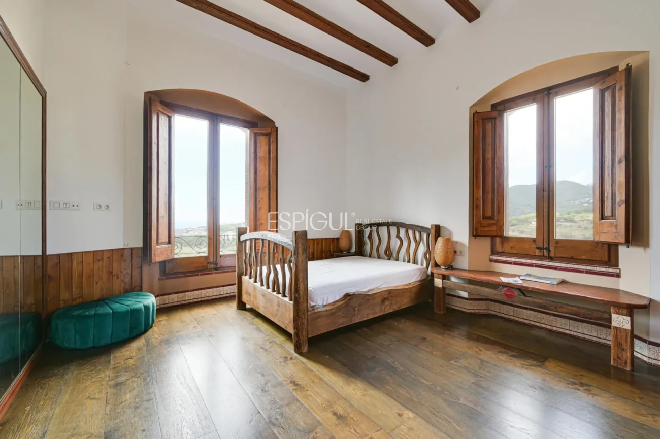 Exklusives historisches Haus in Alella mit Meerblick und touristischer Lizenz