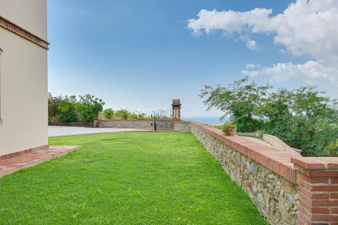 Exklusives historisches Haus in Alella mit Meerblick und touristischer Lizenz