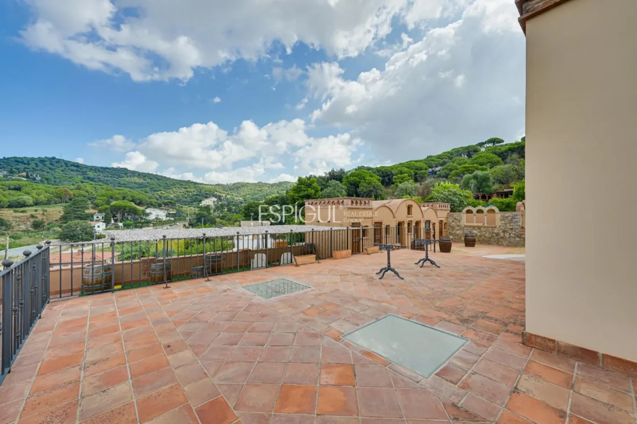 Exklusives historisches Haus in Alella mit Meerblick und touristischer Lizenz