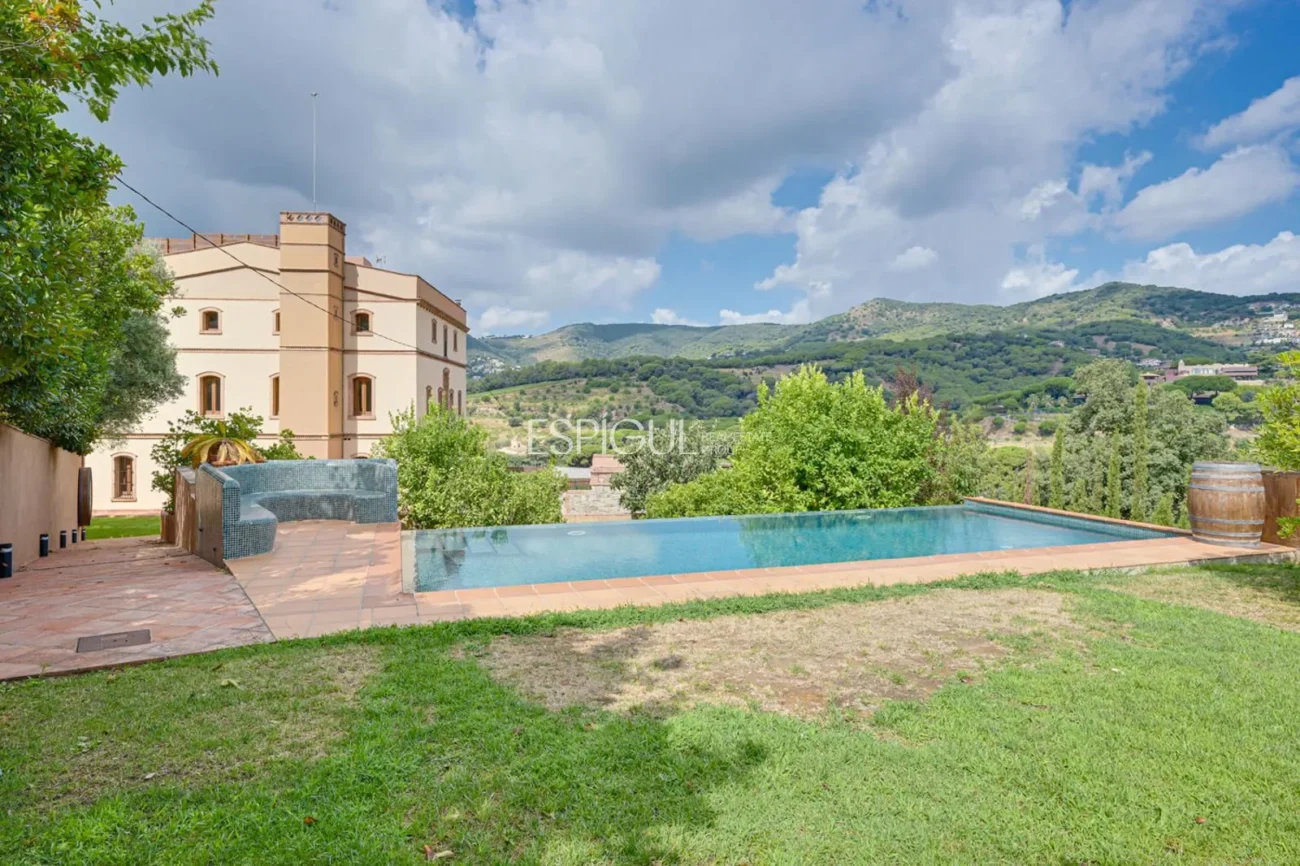 Exclusive Historic House in Alella with Sea Views and a Tourist License