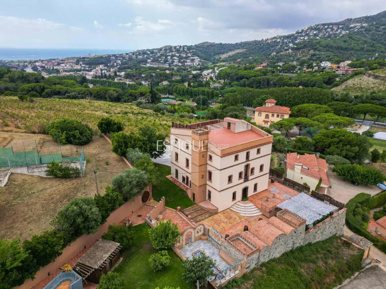 Exklusives historisches Haus in Alella mit Meerblick und touristischer Lizenz