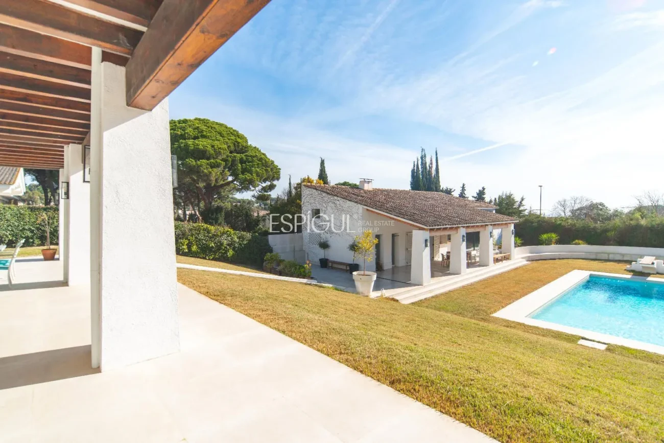 Maison exclusive restaurée avec de grandes qualités sur le golf de Sant Andreu de Llavaneres