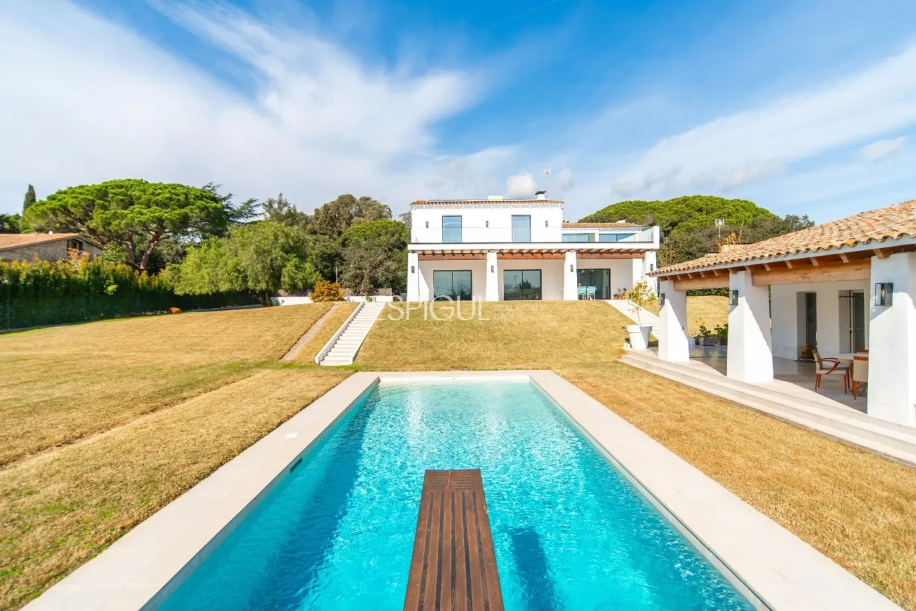 Maison exclusive restaurée avec de grandes qualités sur le golf de Sant Andreu de Llavaneres