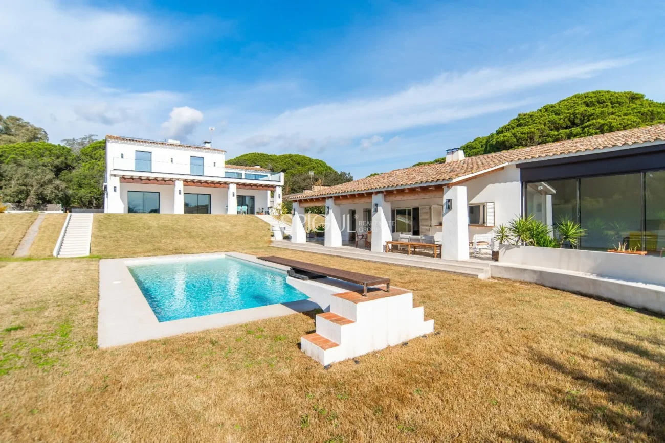 Maison exclusive restaurée avec de grandes qualités sur le golf de Sant Andreu de Llavaneres