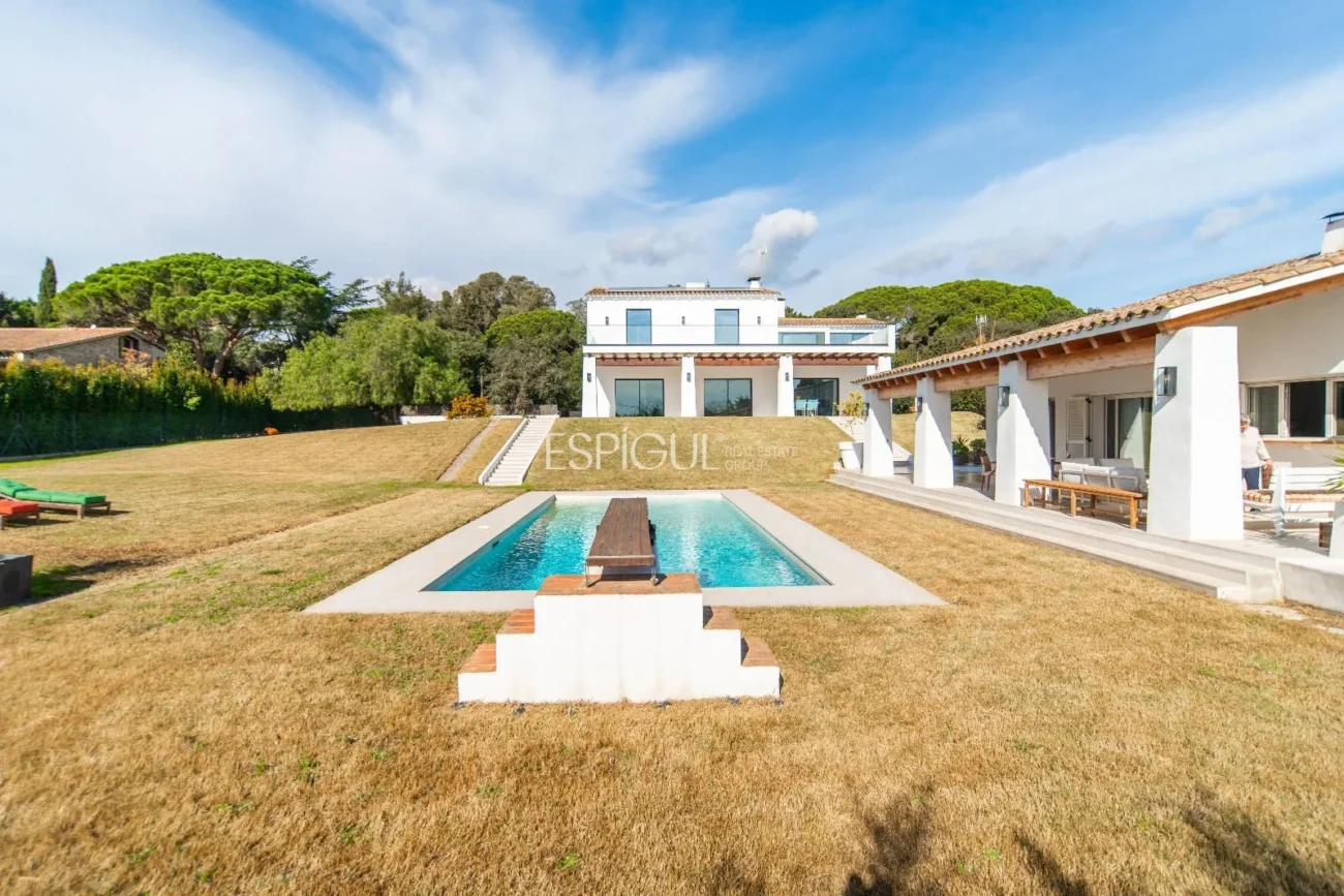 Maison exclusive restaurée avec de grandes qualités sur le golf de Sant Andreu de Llavaneres