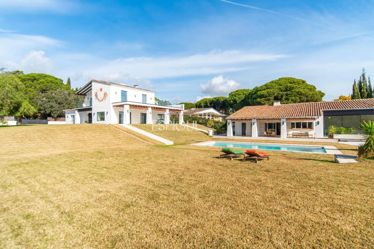 Maison exclusive restaurée avec de grandes qualités sur le golf de Sant Andreu de Llavaneres