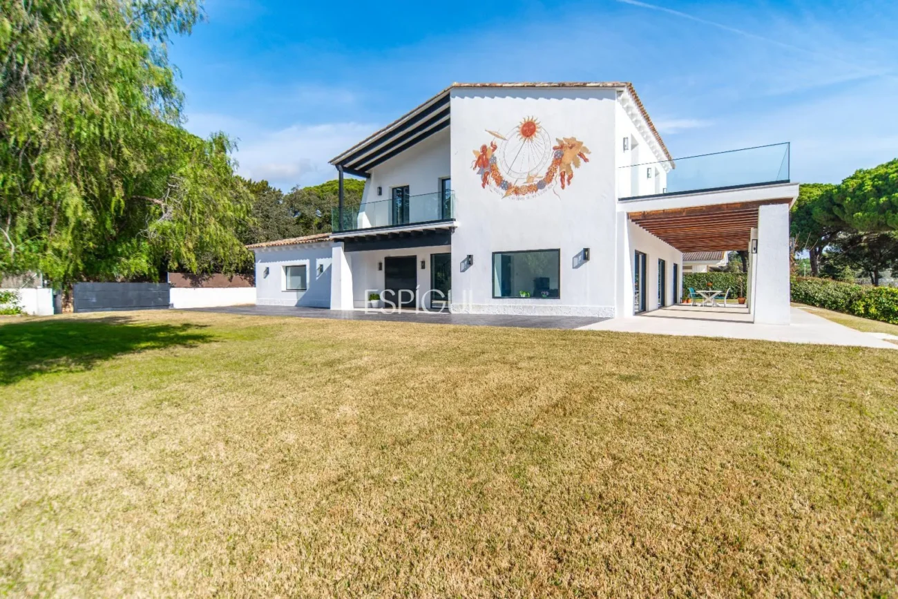 Maison exclusive restaurée avec de grandes qualités sur le golf de Sant Andreu de Llavaneres