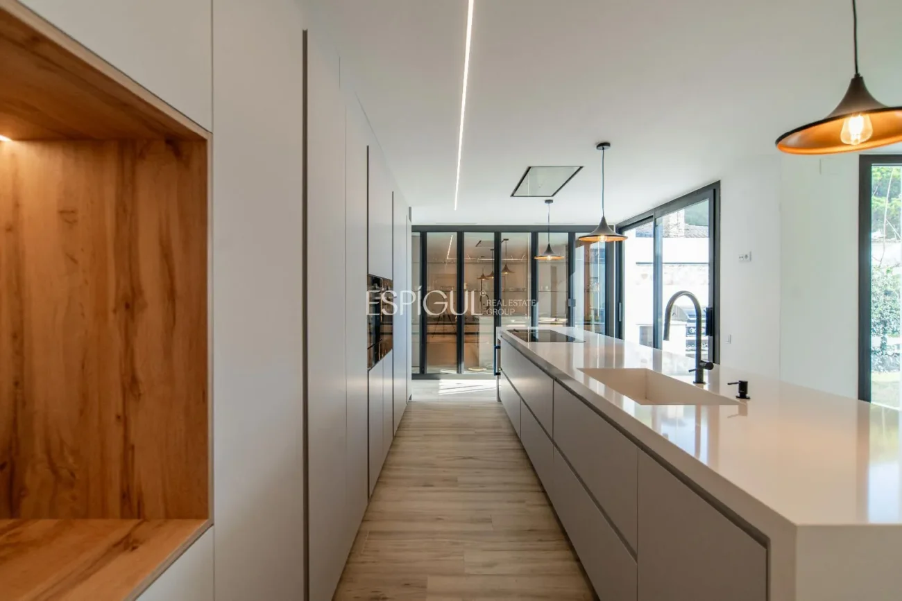 Maison exclusive restaurée avec de grandes qualités sur le golf de Sant Andreu de Llavaneres