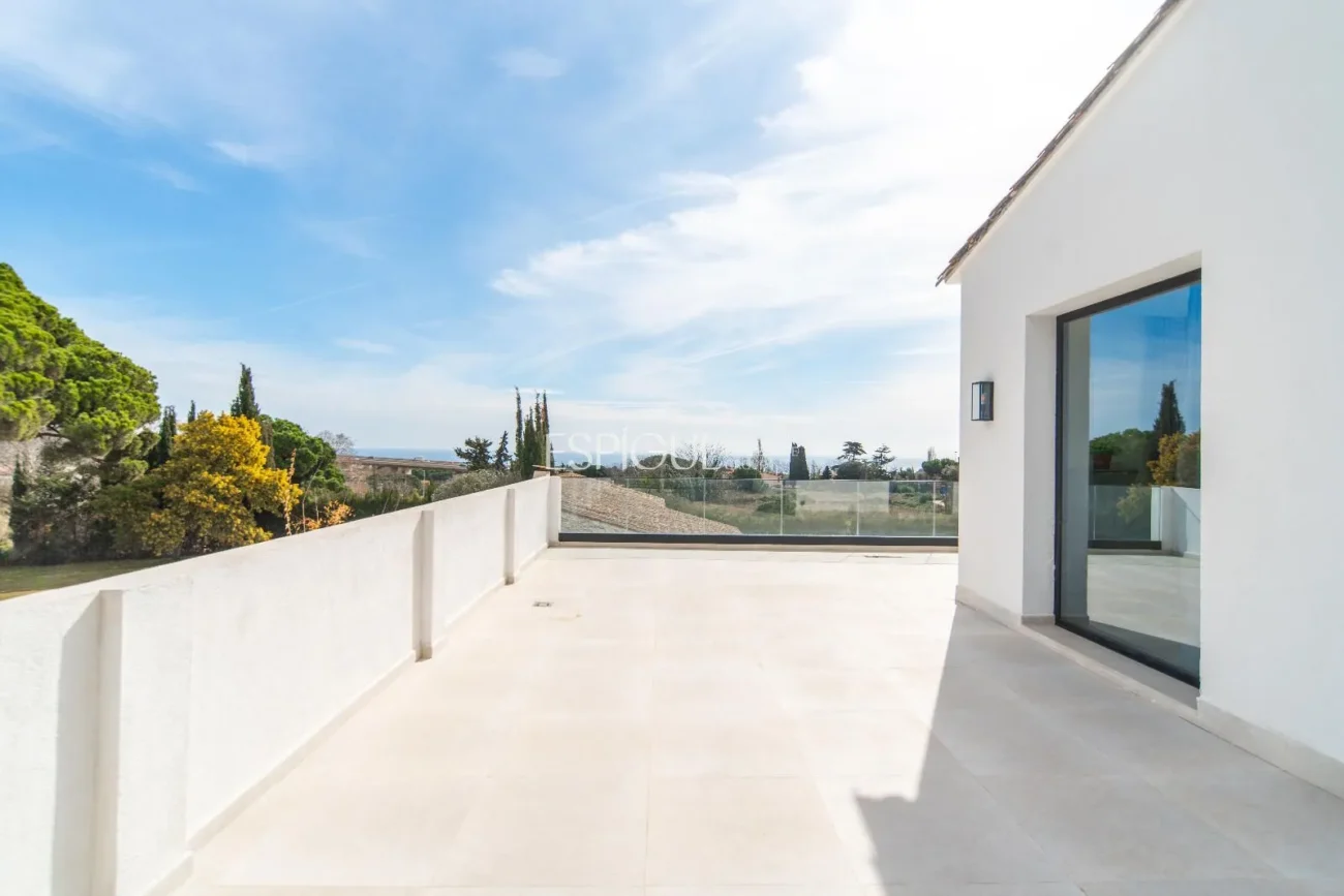 Maison exclusive restaurée avec de grandes qualités sur le golf de Sant Andreu de Llavaneres