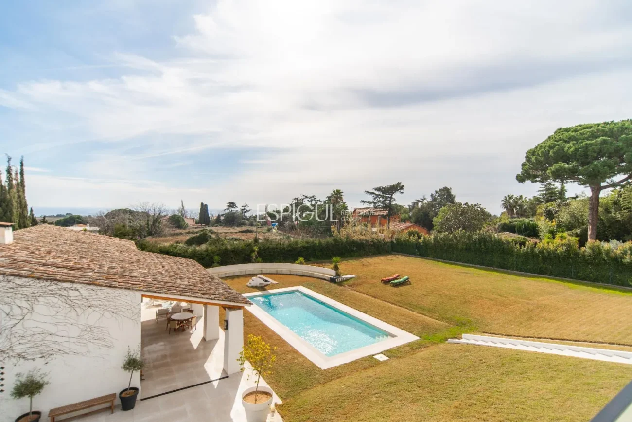 Maison exclusive restaurée avec de grandes qualités sur le golf de Sant Andreu de Llavaneres