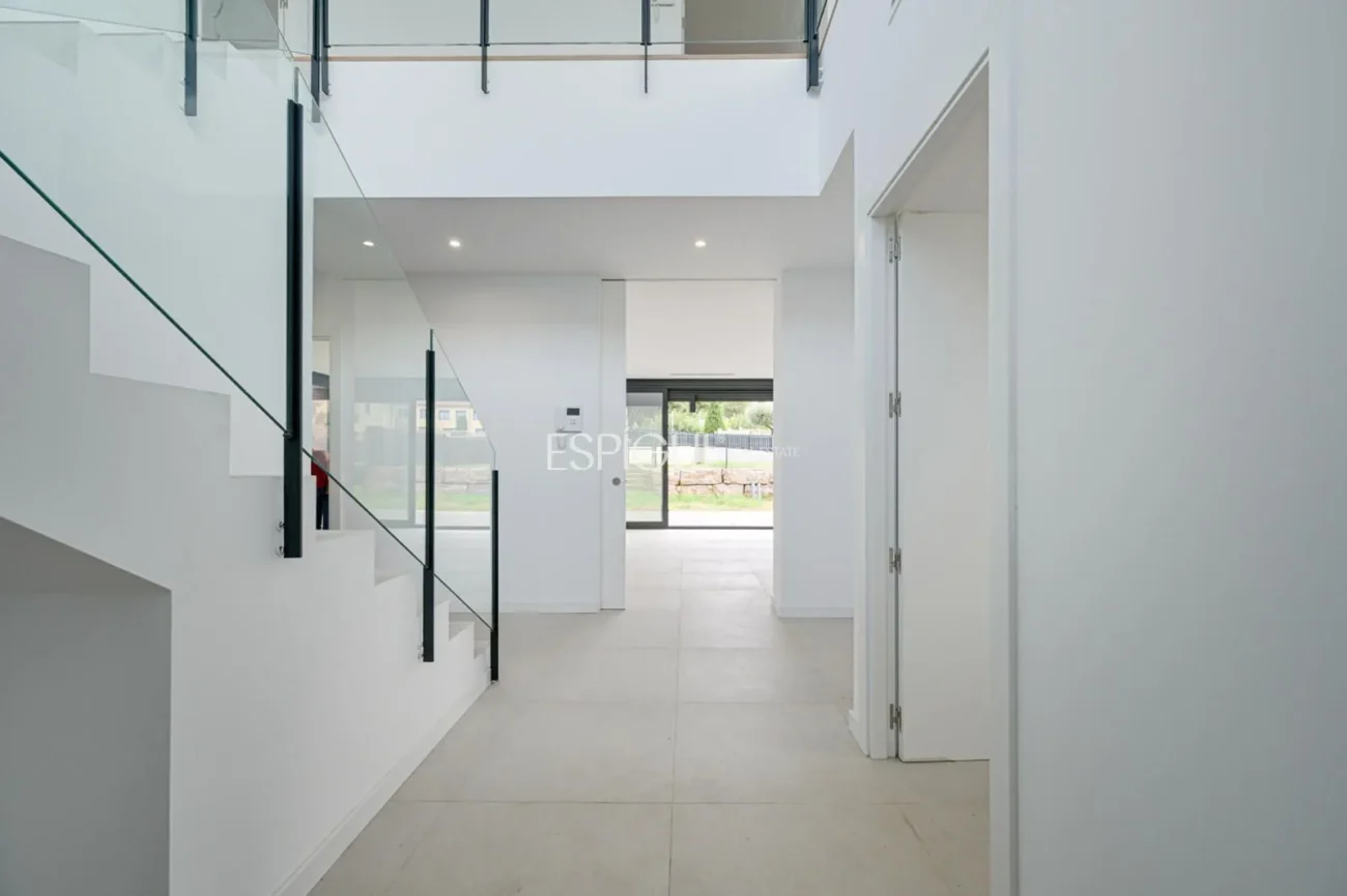 Maison exclusive de nouvelle construction avec piscine privée à louer à Can Quirze, Mataró