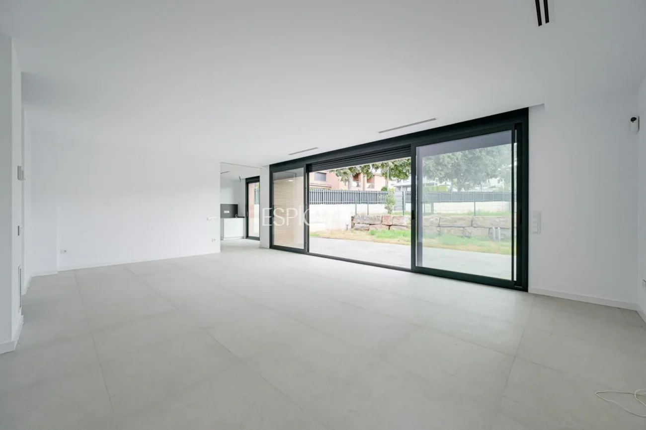 Maison exclusive de nouvelle construction avec piscine privée à louer à Can Quirze, Mataró