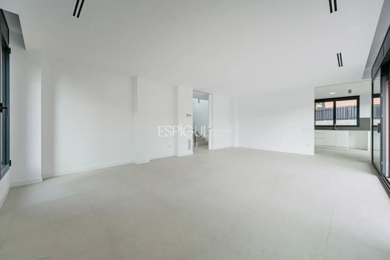 Maison exclusive de nouvelle construction avec piscine privée à louer à Can Quirze, Mataró