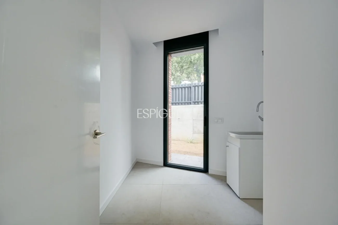 Maison exclusive de nouvelle construction avec piscine privée à louer à Can Quirze, Mataró
