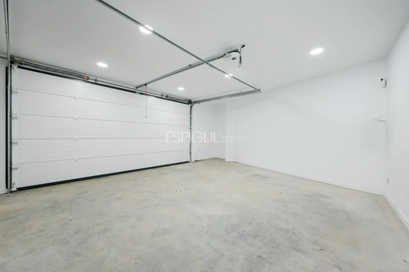 Maison exclusive de nouvelle construction avec piscine privée à louer à Can Quirze, Mataró