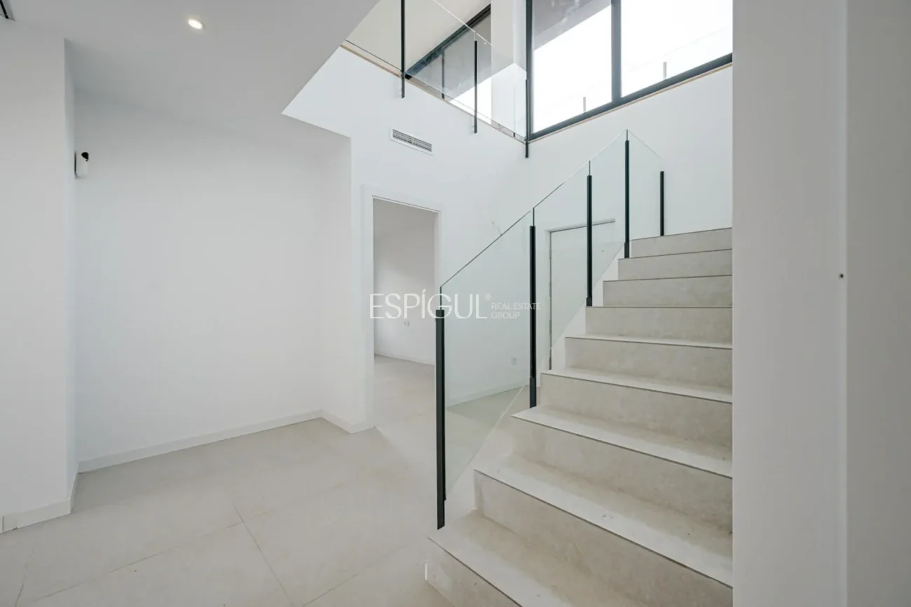 Maison exclusive de nouvelle construction avec piscine privée à louer à Can Quirze, Mataró