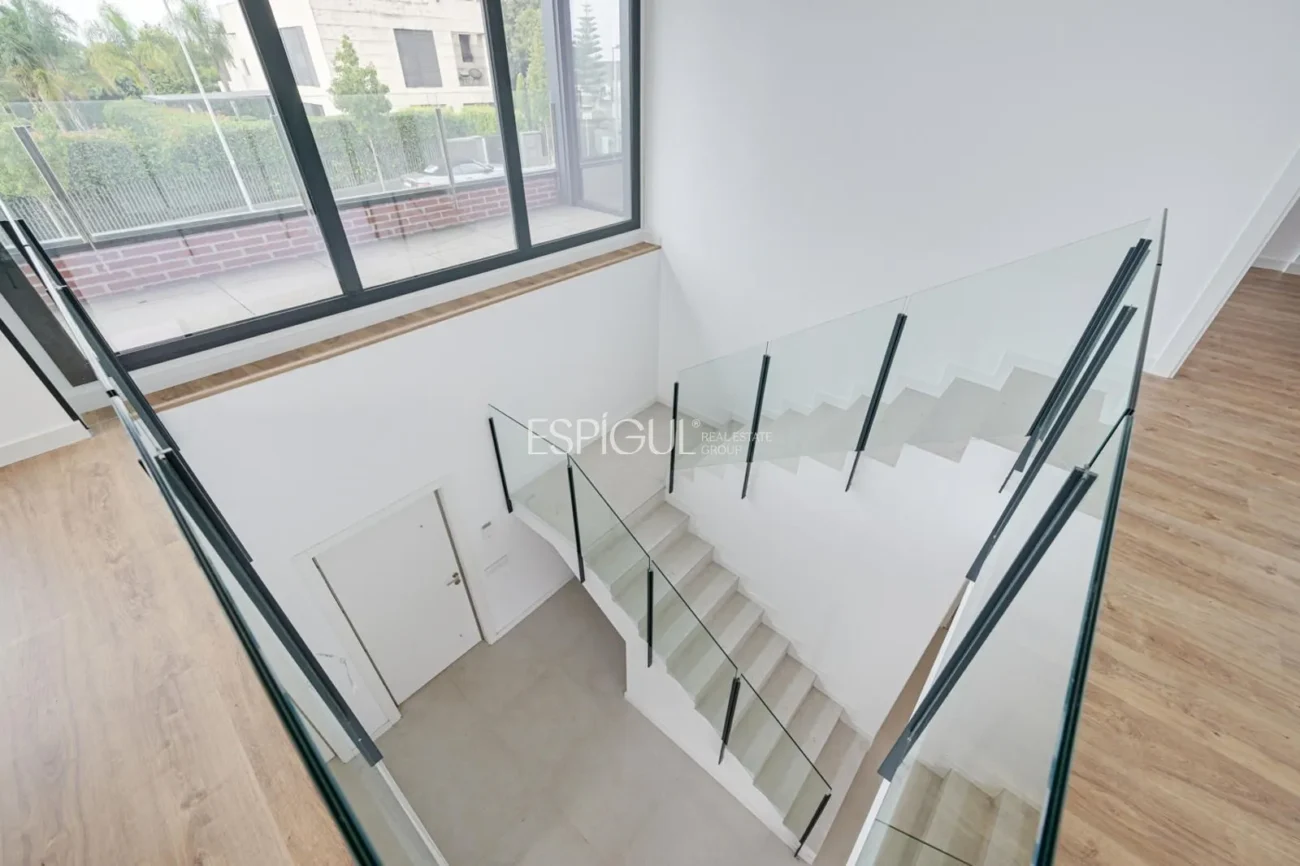 Maison exclusive de nouvelle construction avec piscine privée à louer à Can Quirze, Mataró