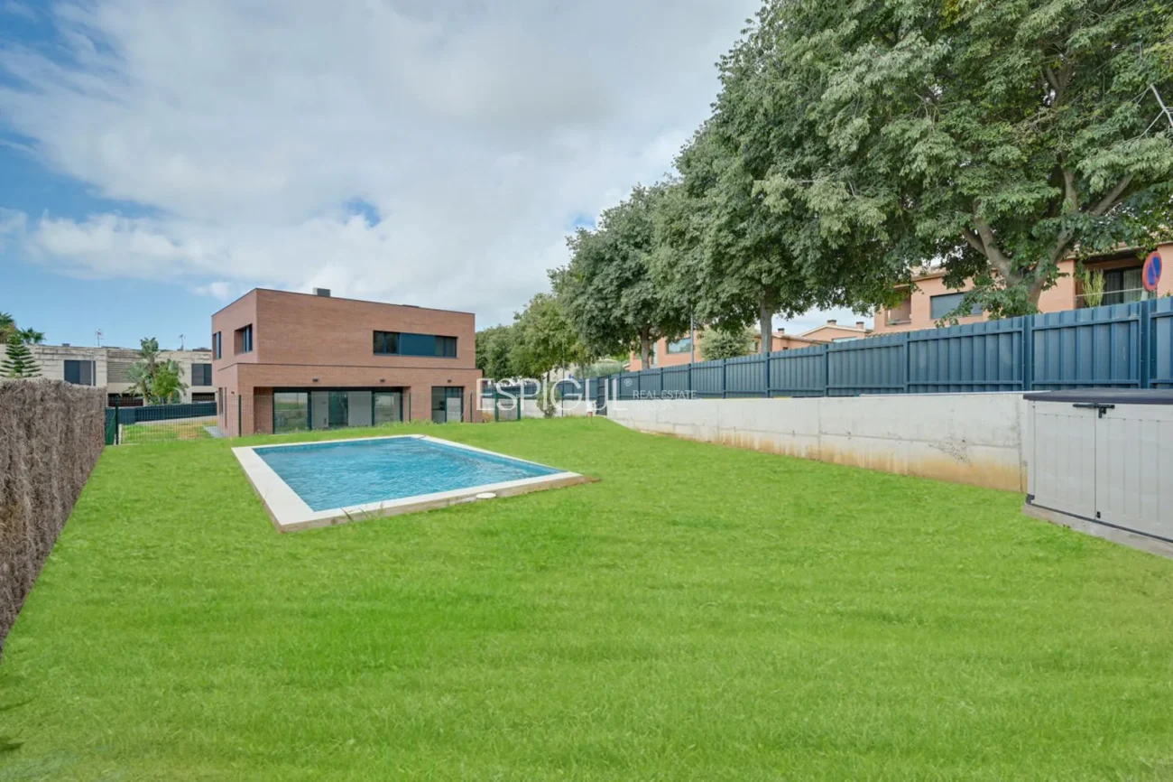 Maison exclusive de nouvelle construction avec piscine privée à louer à Can Quirze, Mataró