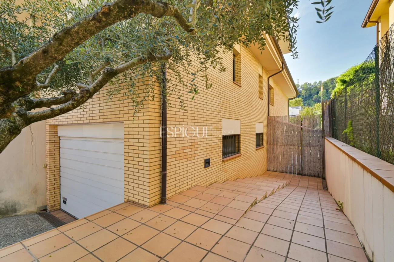 Résidence exclusive avec jardin, piscine et grands espaces à Sarrià