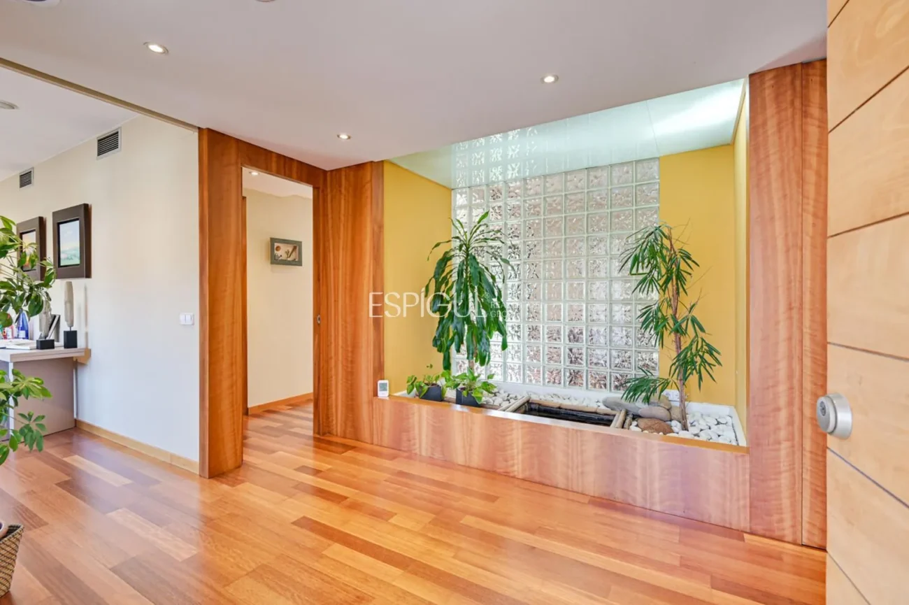 Résidence exclusive avec jardin, piscine et grands espaces à Sarrià