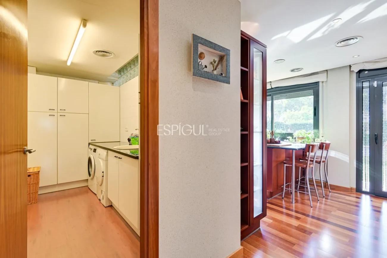Résidence exclusive avec jardin, piscine et grands espaces à Sarrià