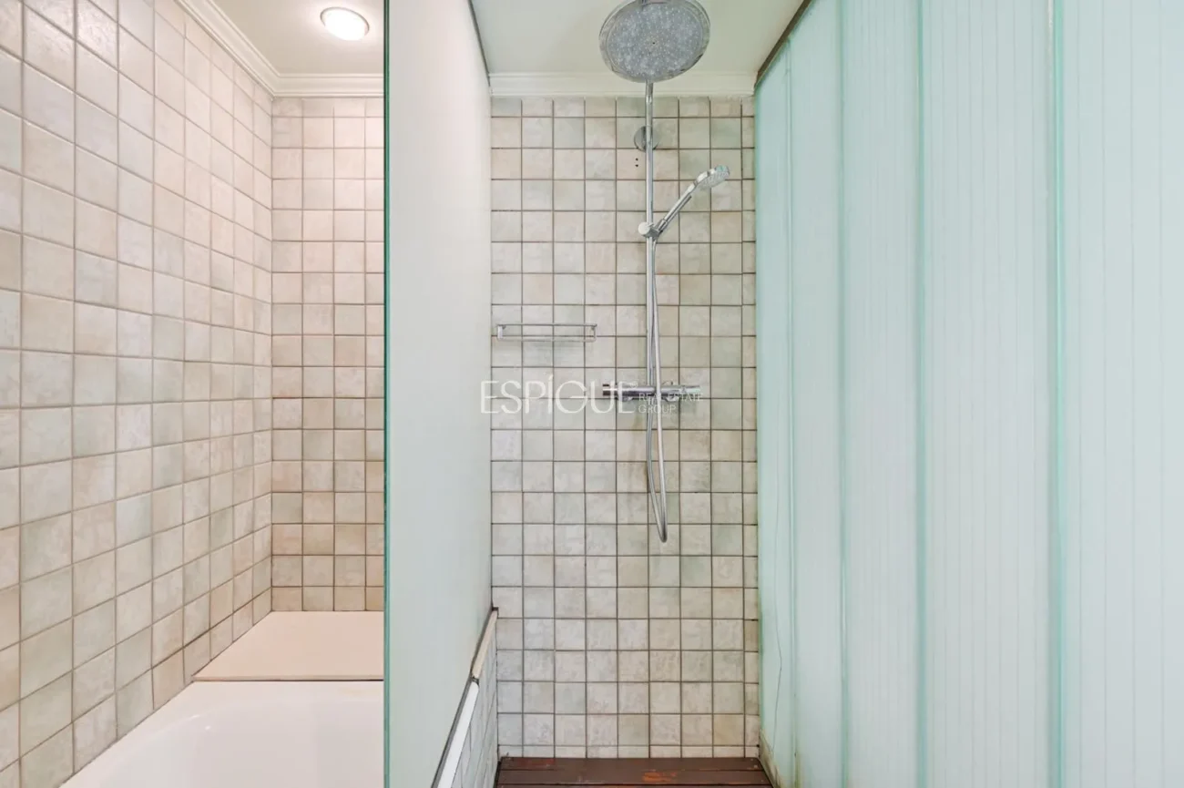 Résidence exclusive avec jardin, piscine et grands espaces à Sarrià