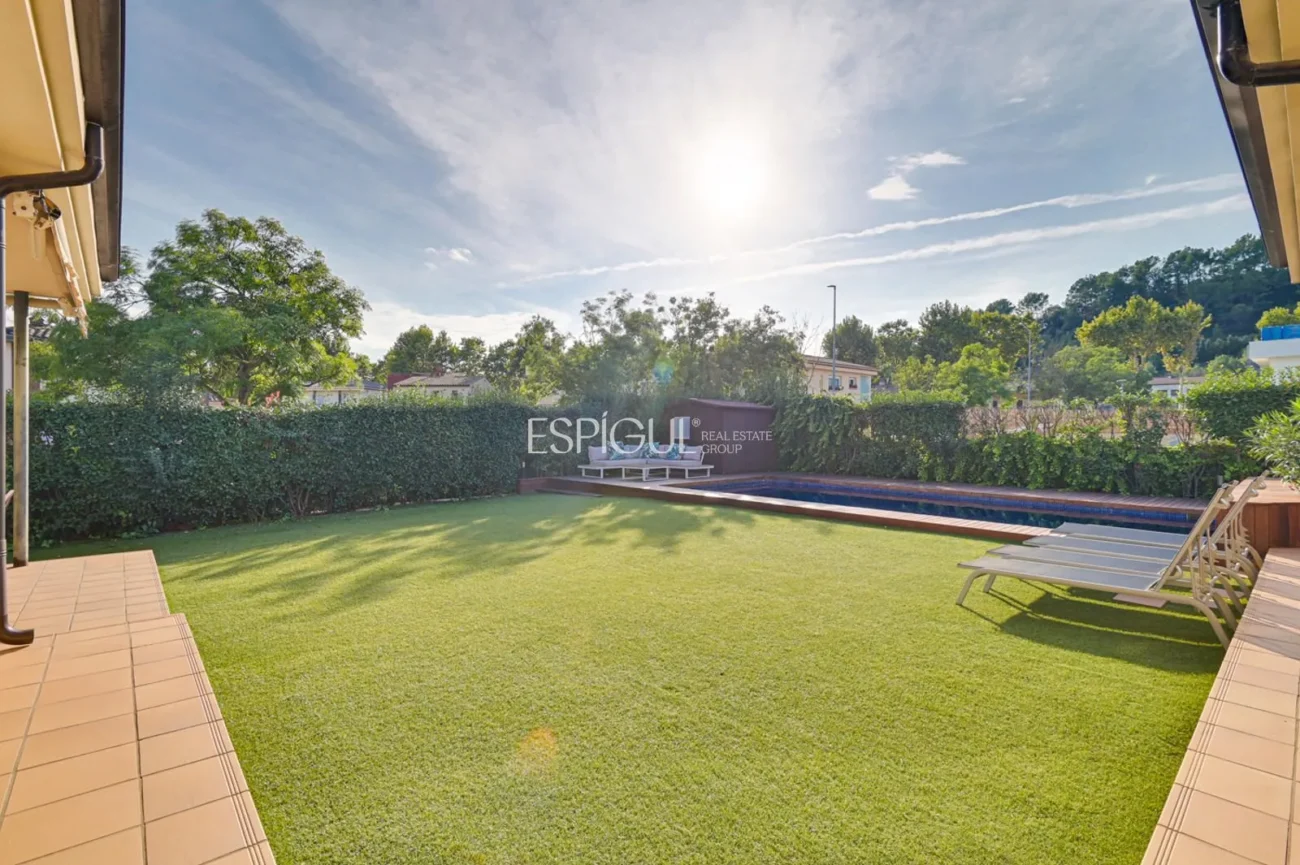Résidence exclusive avec jardin, piscine et grands espaces à Sarrià