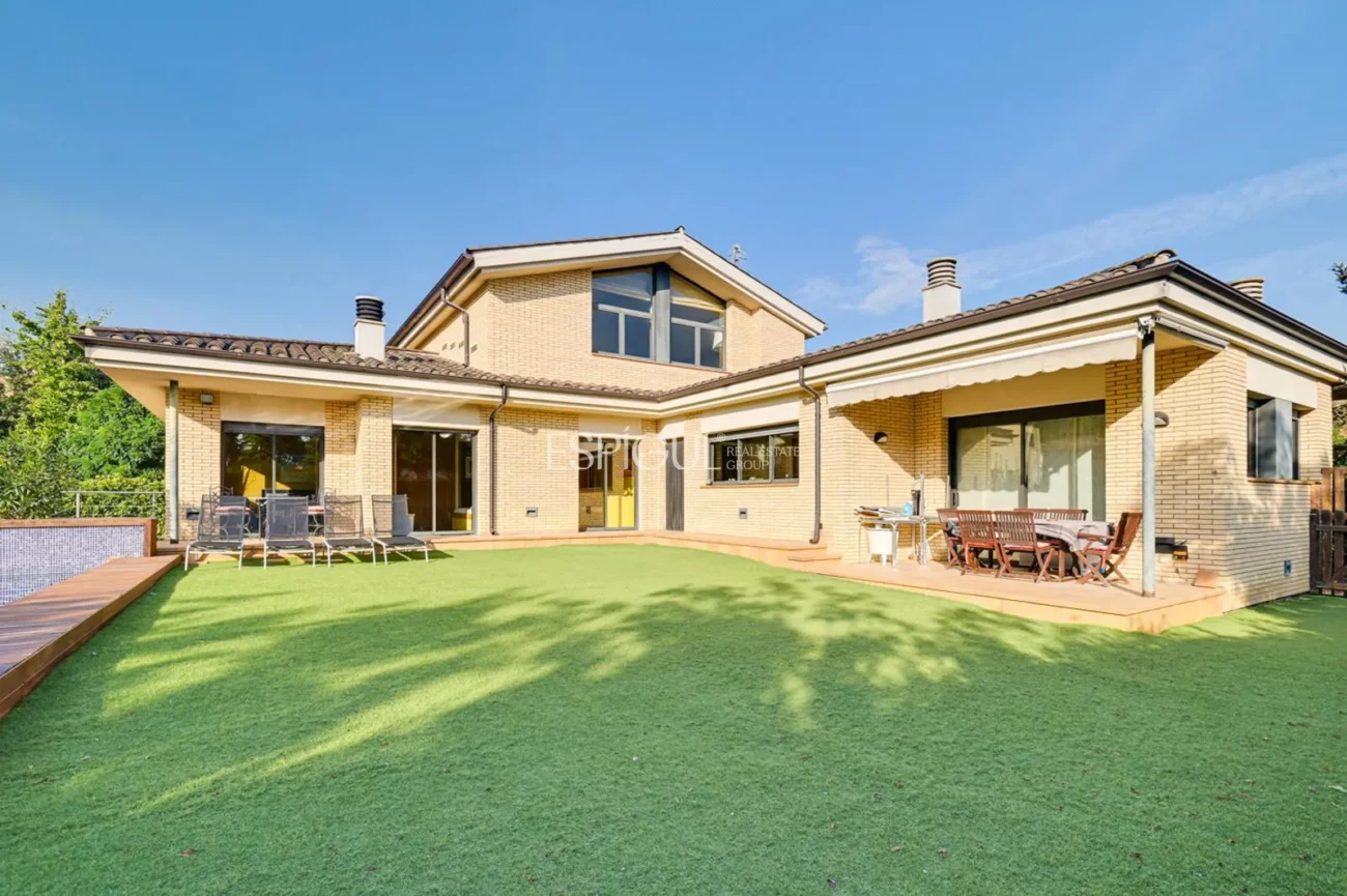 Résidence exclusive avec jardin, piscine et grands espaces à Sarrià